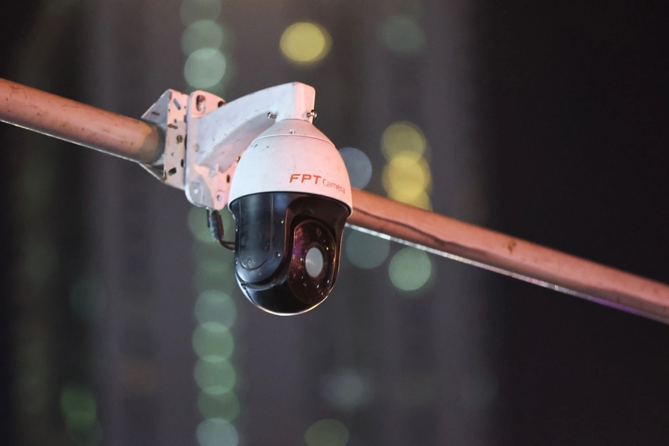 Go Green with a Solar Powered Home Camera for Sustainable Living